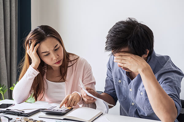 Worried-couple-deciding